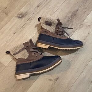 LL Bean boots size 4